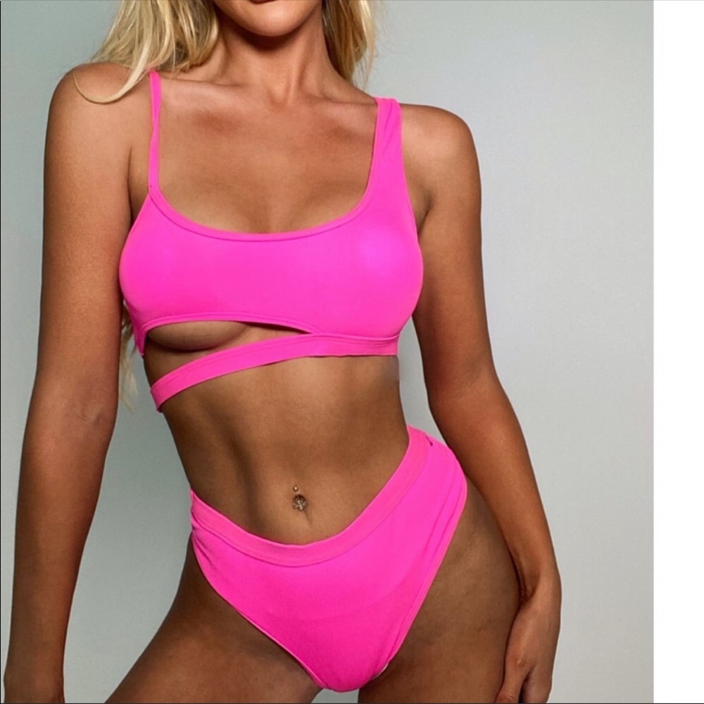 Bikini Cut Out High Cut Swimsuit LG